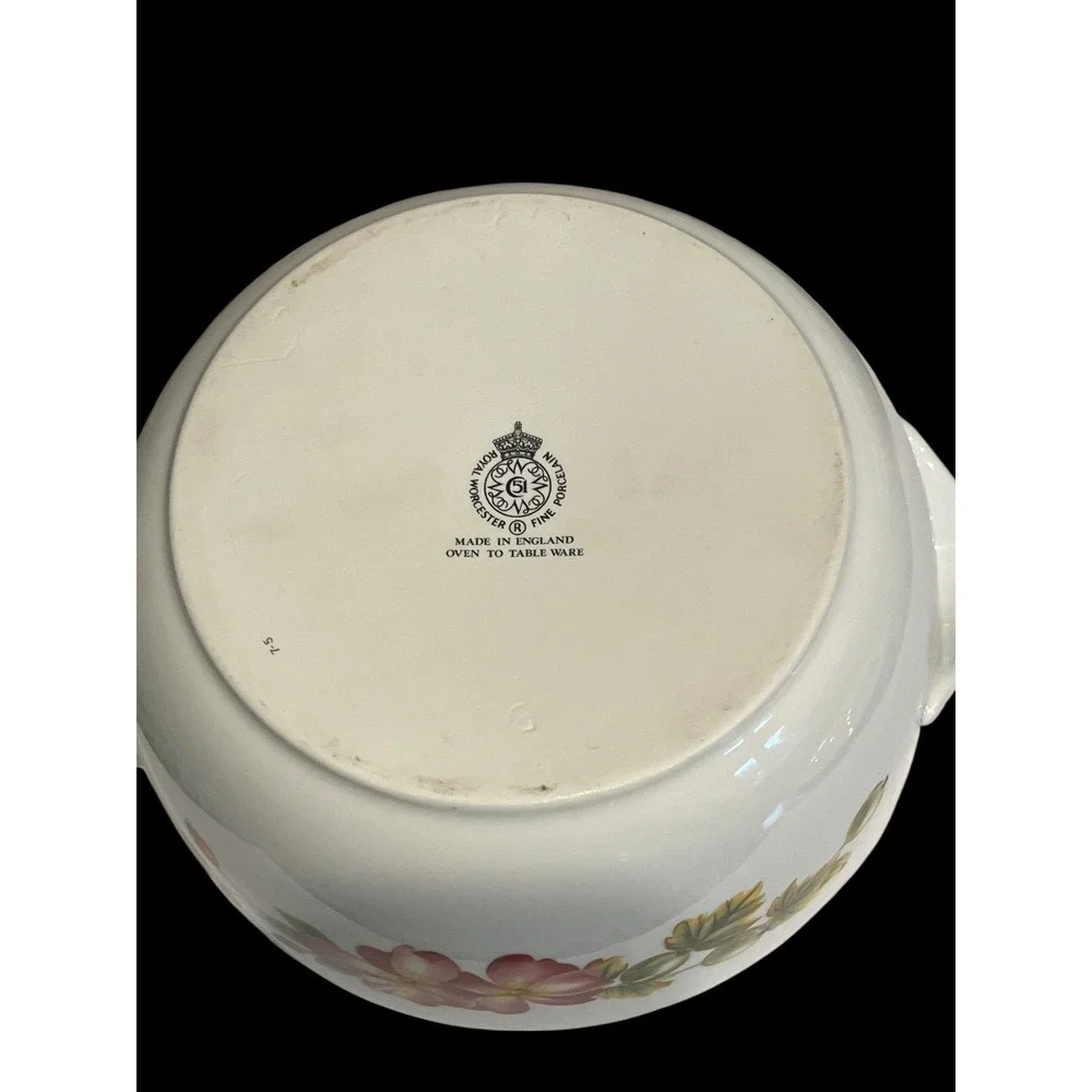 Royal Worcester Wild Harvest Porcelain Covered Casserole Dish Made in England